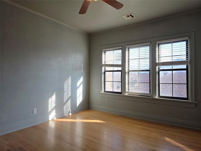 Building Photo - 1725 NW 18th St