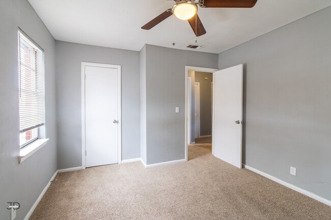 Building Photo - 1708 Cimarron Trail