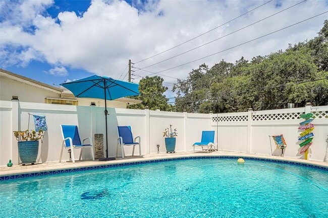 Building Photo - 2705 Roosevelt St