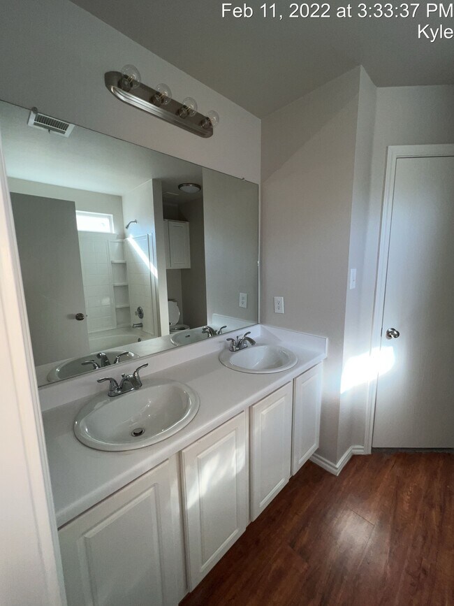 Building Photo - 232 Buttercup Way