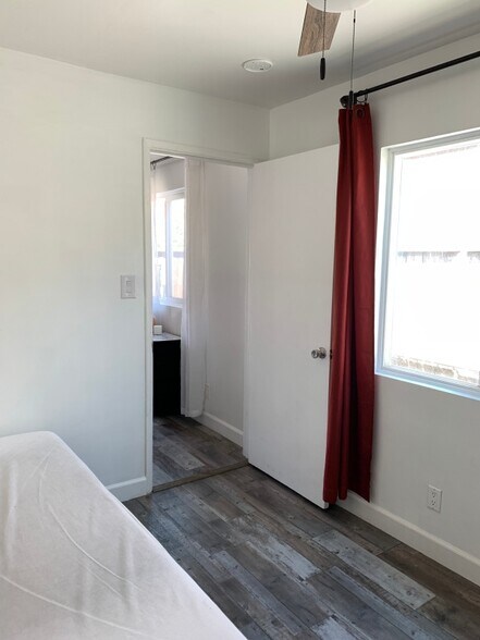 9x9 bedroom from inside - 14520 Pontlavoy Ave
