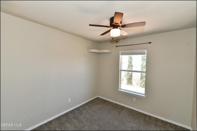Building Photo - 7065 Falling Leaf Cir