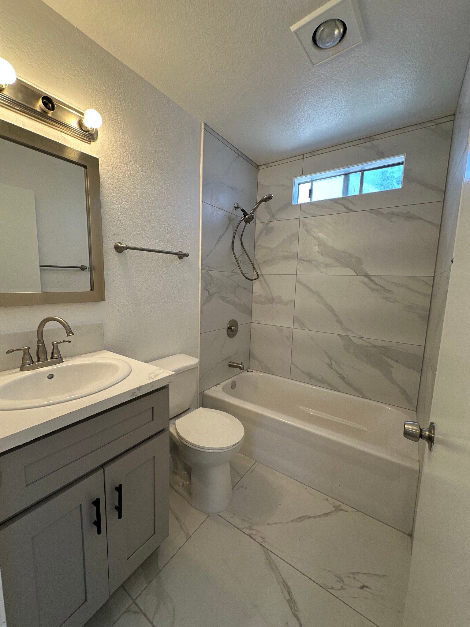 Primary bathroom - 1503 W 85th St