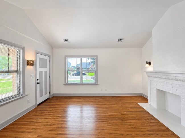 Building Photo - 941 East Dr