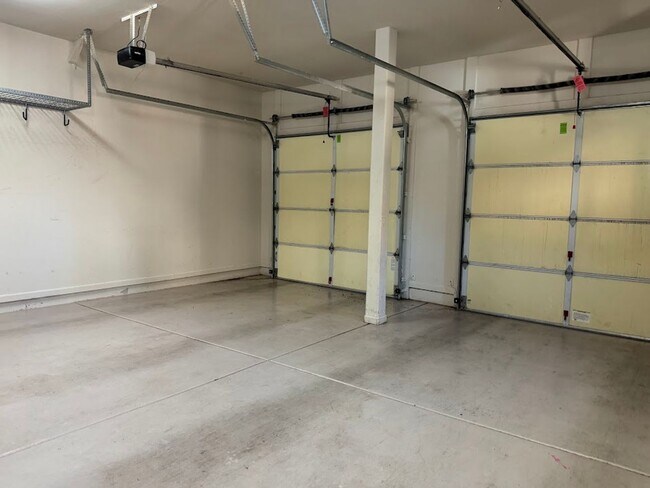 Building Photo - Resort-Style Phoenix Home with Pool, Outdo...