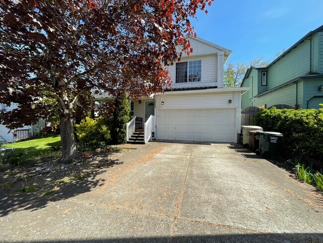 Primary Photo - Charming Rock Creek 3 Bed 2.5 Bath - Centr...