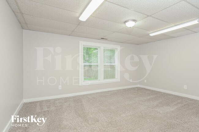 Building Photo - 8832 Belhaven Ct