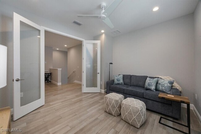 Building Photo - 2560 Seychelles Dr