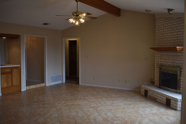 Building Photo - Beautiful Hilltop Home in Harker Heights! ...