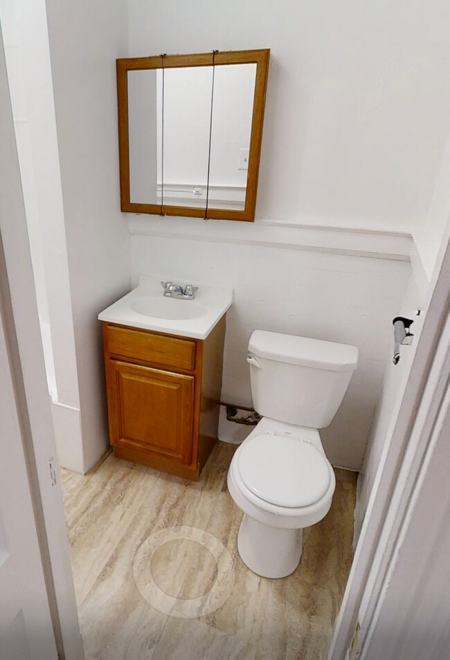 Building Photo - Avl NOW No Fee! Sunny, renovated Studio w/updated kitchen!