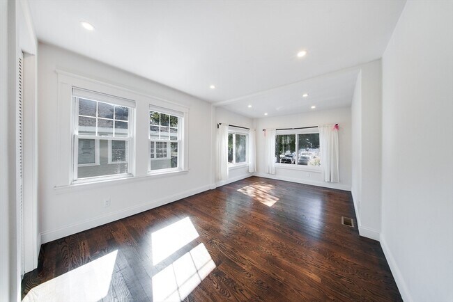 Building Photo - 45 Randlett St