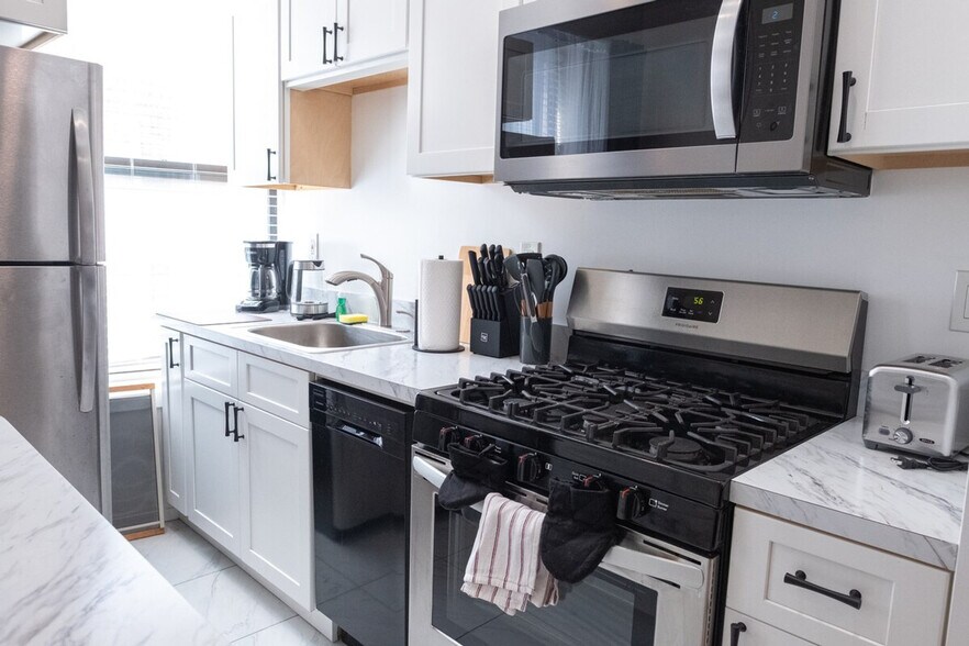 Building Photo - 2098 Frederick Douglass Blvd