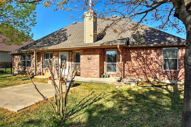 Building Photo - 3815 Sumner Ct