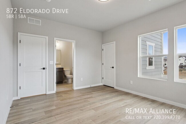 Building Photo - 872 Eldorado Dr