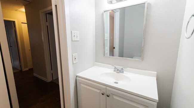 Building Photo - 1603 N Red Cedar Cir