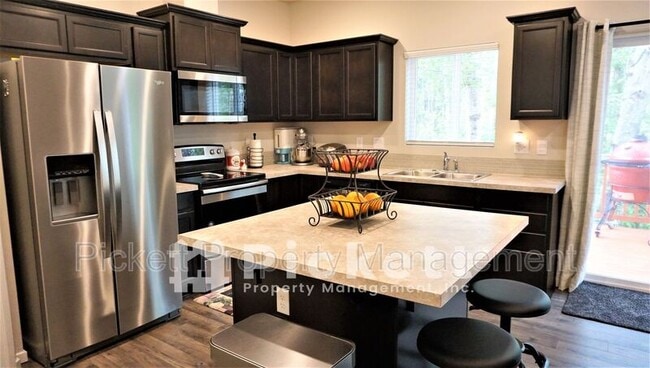 Building Photo - 6477 Hornet Cir NE