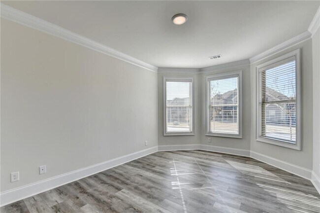 Building Photo - 1661 Silver Crst Wy