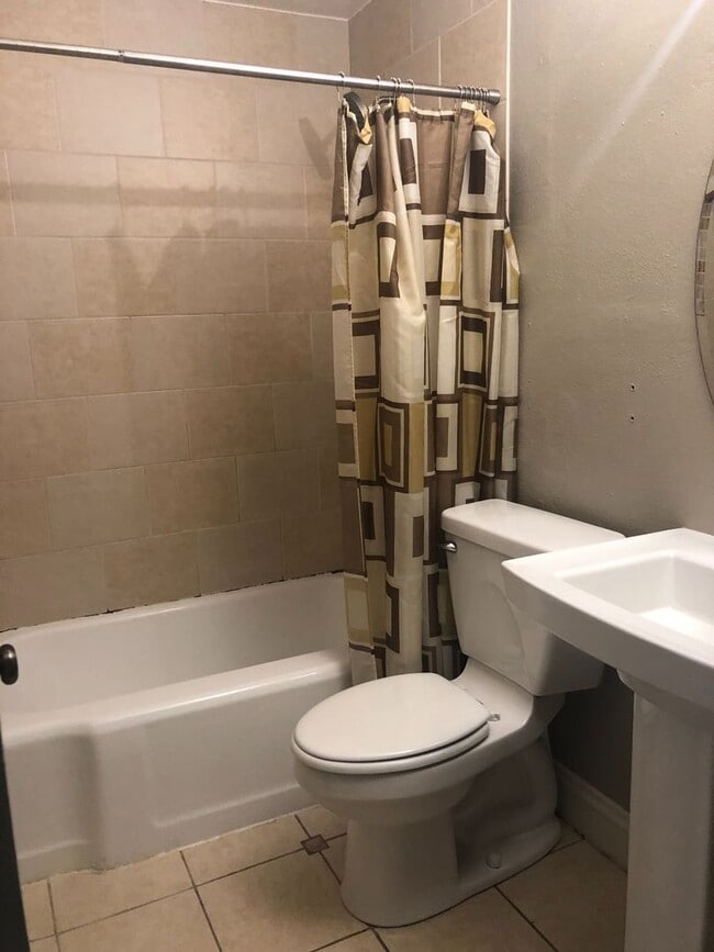 Building Photo - Cute Sacramento Home - Photos Coming Soon