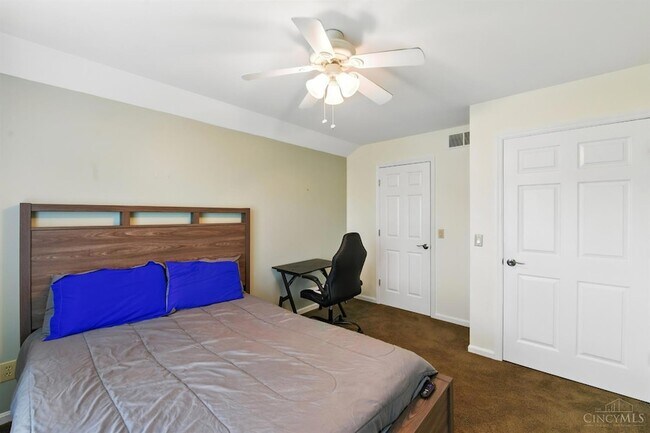 Building Photo - 5 Waterview Ct