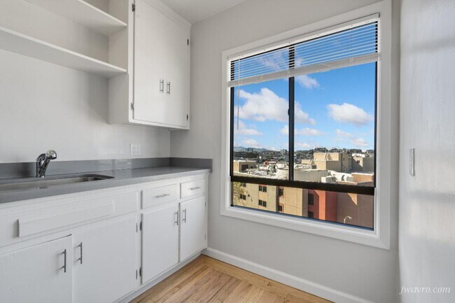 Building Photo - 80 Terra Vista Ave