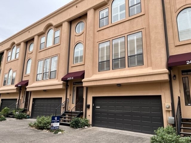 Building Photo - 2425 Dorrington St