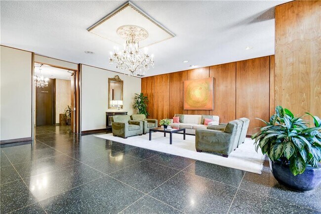 Building Photo - 1122 Colorado St