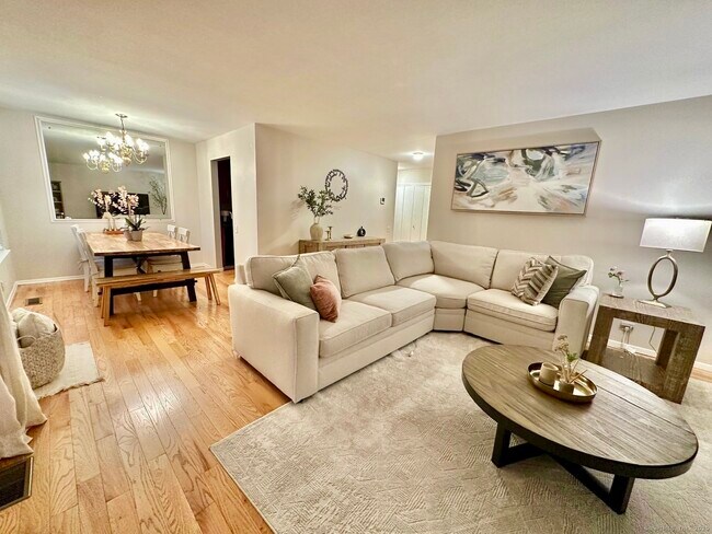 Building Photo - 13 Keeler Close