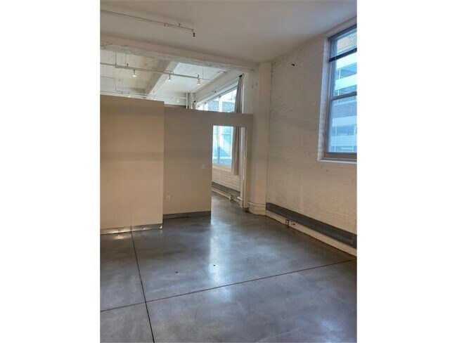 Building Photo - 700 N Washington Ave