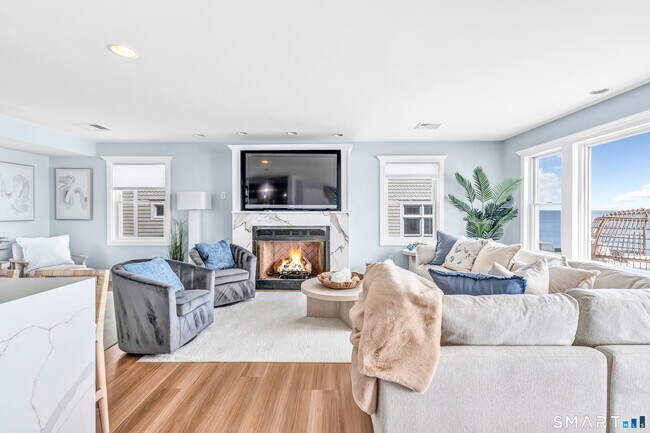 Building Photo - 9 Stowe Ave