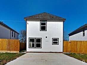 Building Photo - 8639 Sunderland Rd