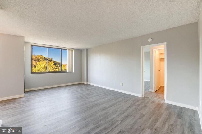 Building Photo - 5500 Holmes Run Pkwy