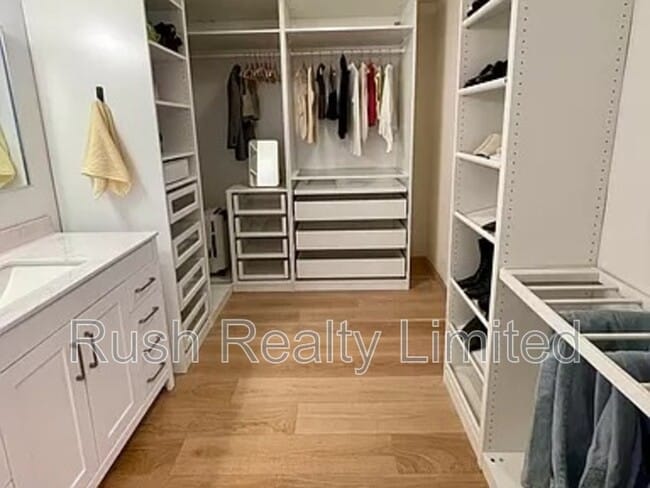 Building Photo - 2657 S University Blvd