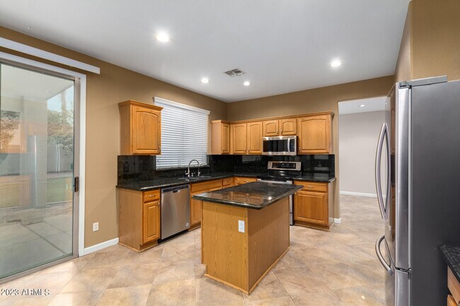 Building Photo - 363 W Myrtle Dr