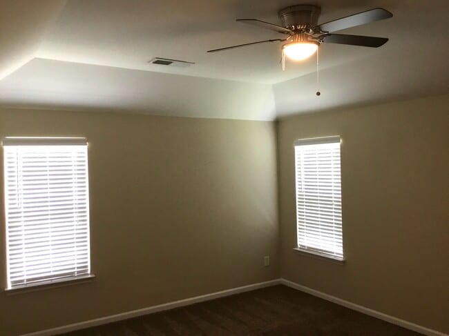 Building Photo - 5622 Falls Ridge Ln
