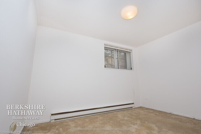 Building Photo - 3456 N Elaine Pl