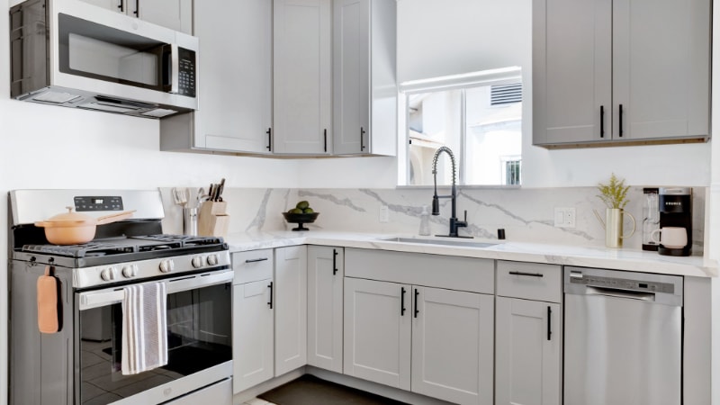 Building Photo - 724 S Gramercy Dr