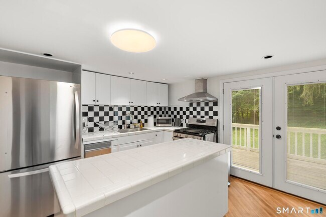 Building Photo - 317 Skiff Mountain Rd