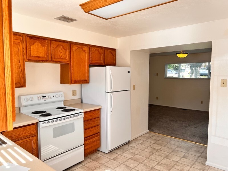 Building Photo - 1535 S 100 E