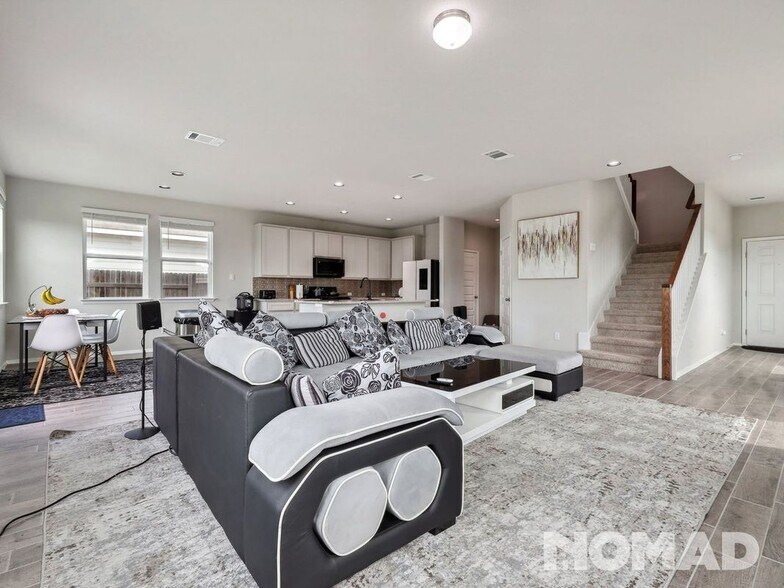 Building Photo - 101 Crescent St