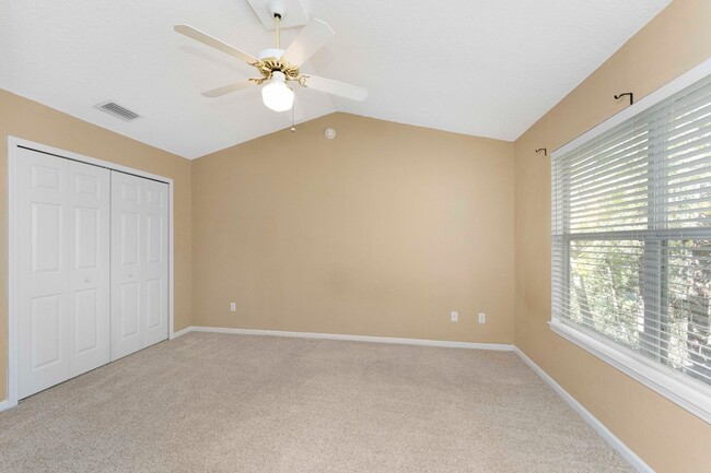 Building Photo - Charming 3BR Townhouse with Garage & Priva...