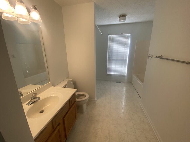 2nd bathroom with washer/dryer - 1464 Waynesboro Ln