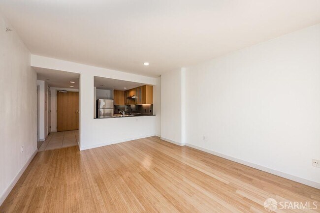 Building Photo - 333 1st St