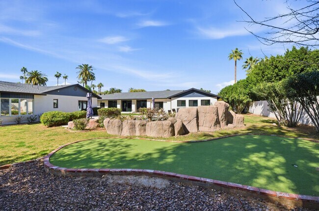 Building Photo - FULLY FURNISHED EXECUTIVE PHOENIX COUNTRY CLUB HOME IN GATED COMMUNITY