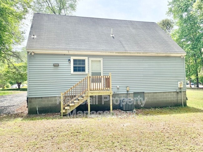Building Photo - 5187 Oak Creek Cir