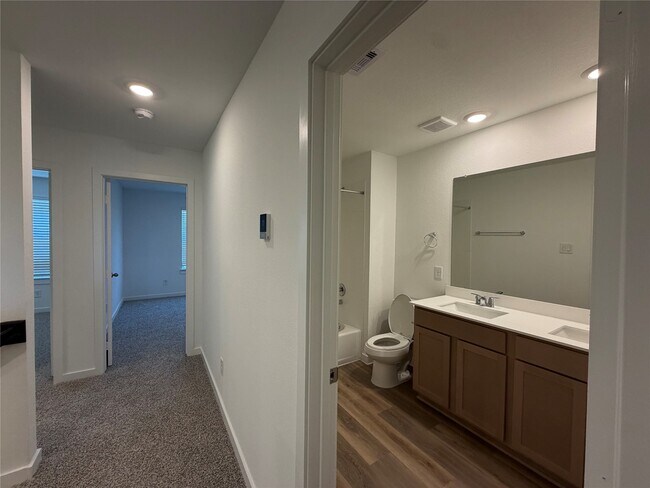 Building Photo - 2619 McHenry Lndg Ln