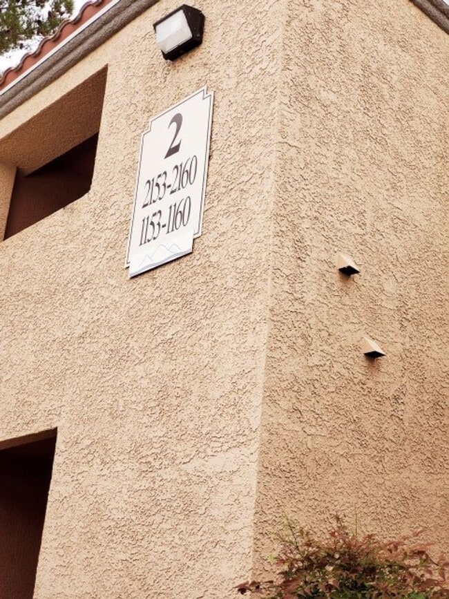 Building Photo - BEAUTIFUL 1 BEDROOM IN DESERT SHORES!