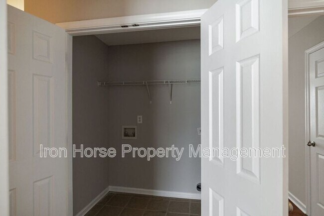 Building Photo - 638 Mill Stone Bluff