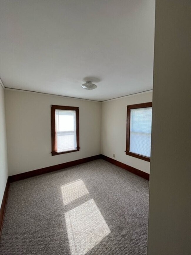 Building Photo - 3908 W Mineral Point Rd