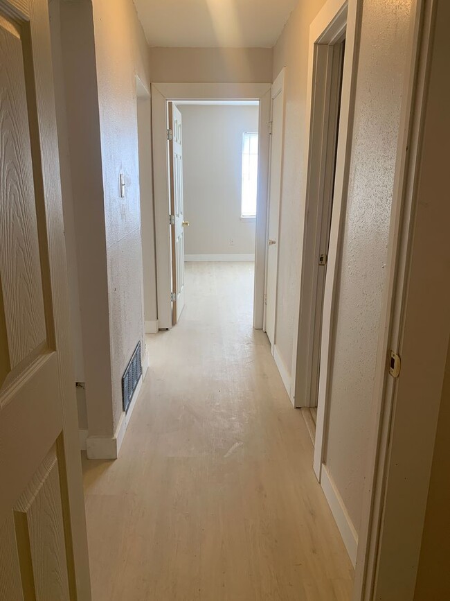 Building Photo - 1101 Hall