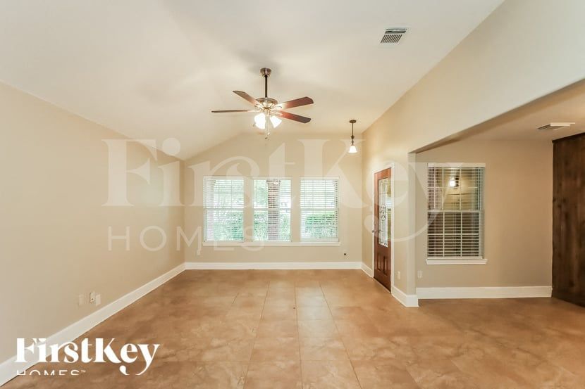 Building Photo - 13029 Victoria Regina Dr